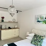 Sunshine Apartment