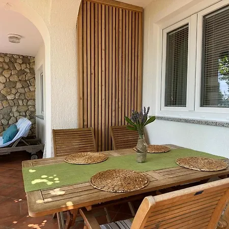 Sunshine Apartment *